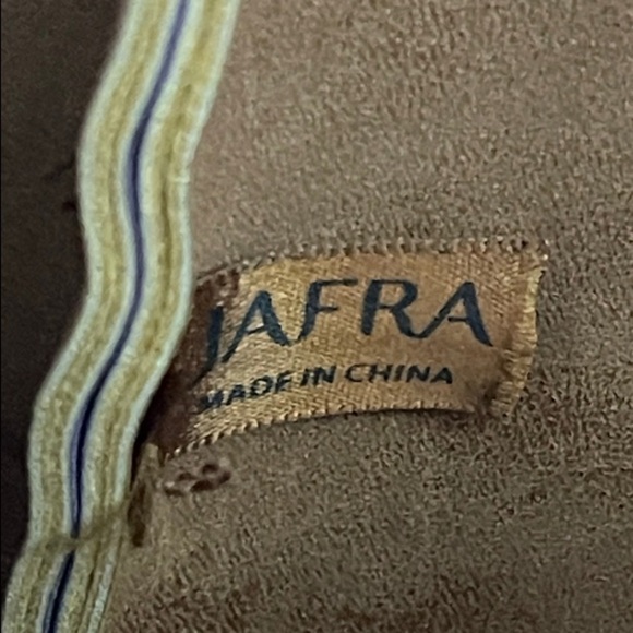 JAFRA Chic Plum Tote with Tan Straps - Picture 12 of 16